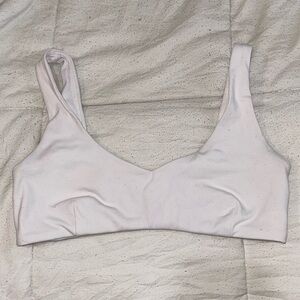 White Alphalete Athletics Aura Scuplt Sports Bra